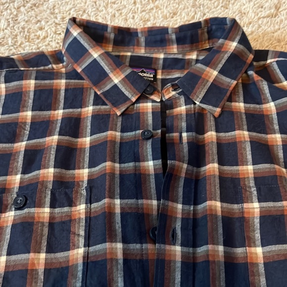 Patagonia Blue Plaid Button Down - Picture 4 of 4
